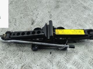 домкрат Ford Focus 2 поколение [рестайлинг] 2009, 1.4 л., бензин, МКПП, красный, универсал, 3M5117080