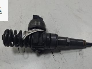 форсунка Volkswagen Passat B6 2006, 2.0 л., дизель, МКПП, красный, универсал, 038130073BQ