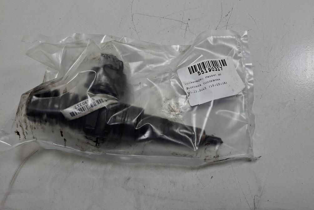 форсунка Volkswagen Passat B6 2006, 2.0 л., дизель, МКПП, красный, универсал, 038130073BQ