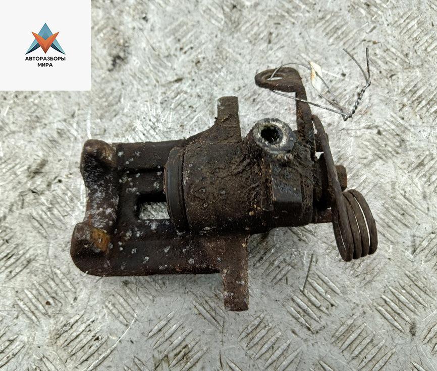 суппорт задний правый Audi A6 4B/C5 1998, 2.4 л., бензин, МКПП, зелёный, седан - фото №1