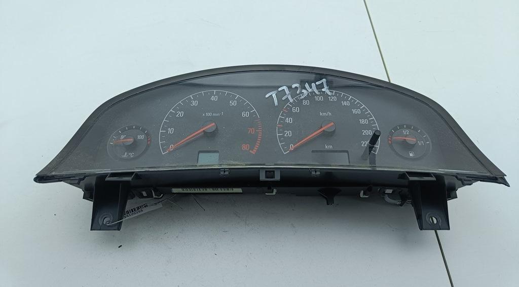 приборная панель Opel Vectra C 2002, 2.2 л., бензин, МКПП, серый, седан, 09180273WB