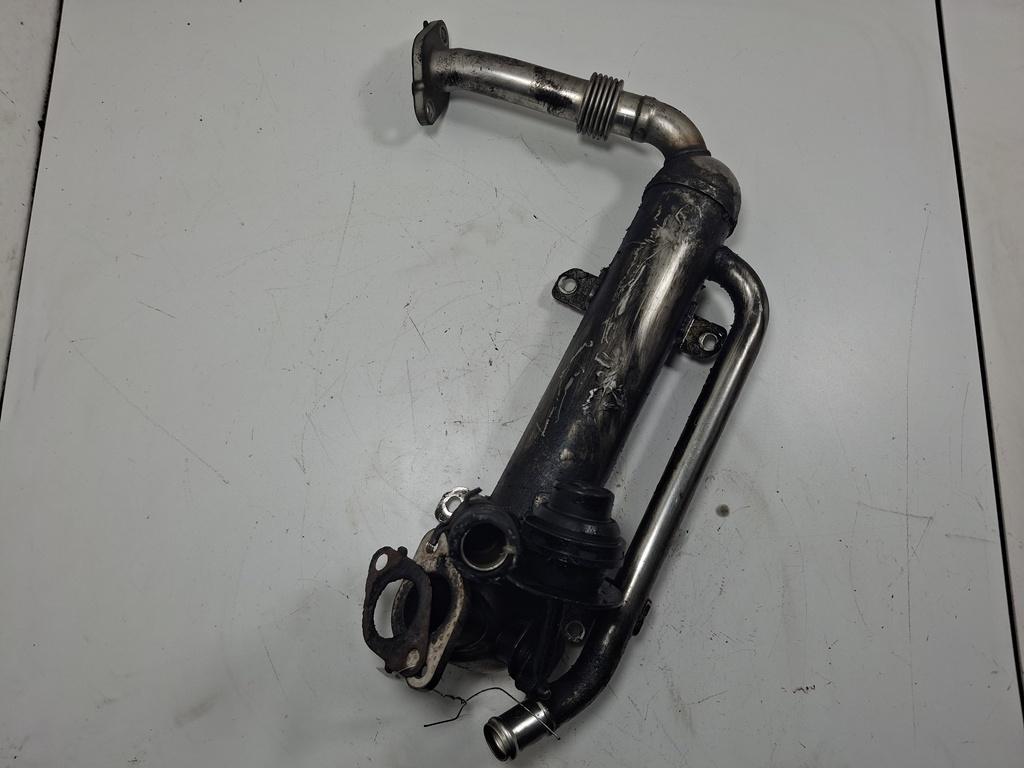 охладитель EGR / Радиатор EGR Volkswagen Passat B6 2006, 2.0 л., дизель, МКПП, красный, универсал