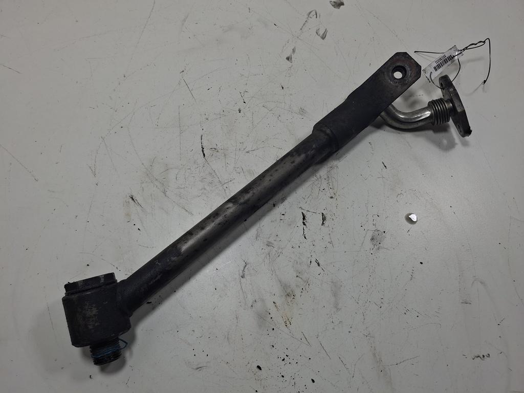 Трубка масляная турбины Volkswagen Passat B6 2006, 2.0 л., дизель, МКПП, красный, универсал, 03G145535F