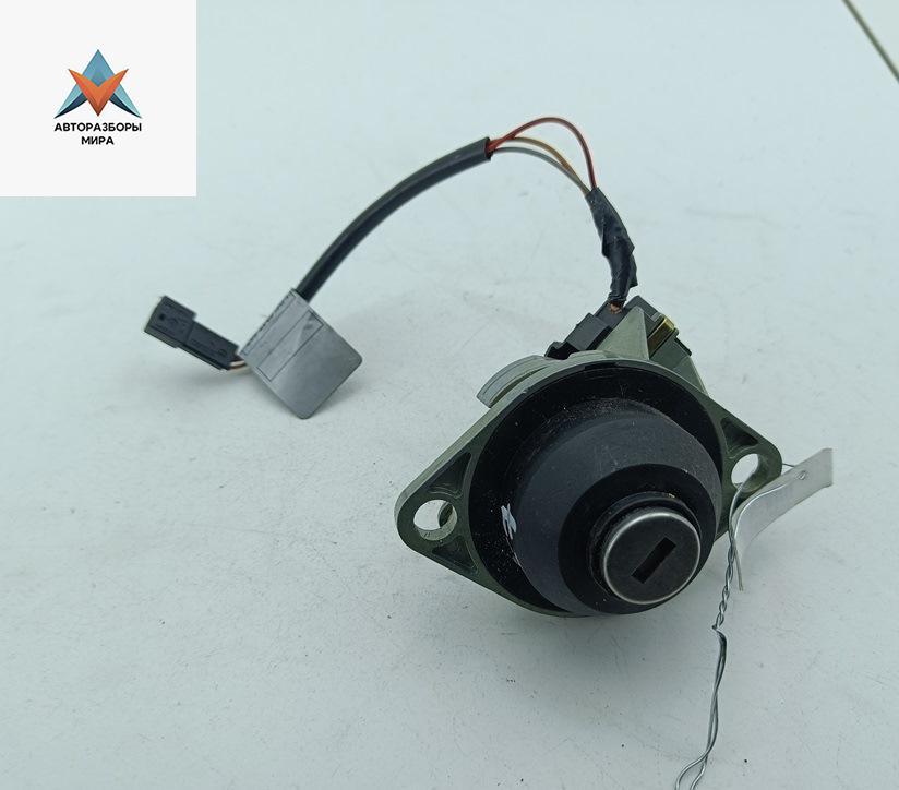 Личинка замка багажника BMW 5 серия E39 1999, 2.5 л., бензин, АКПП, серый, седан, 8363699 - фото №1