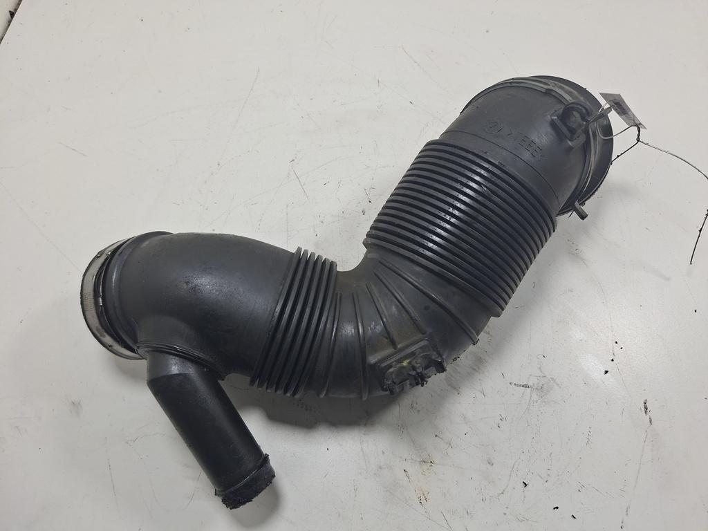 патрубок воздушного фильтра Volkswagen Passat B6 2006, 2.0 л., дизель, 3C0129654