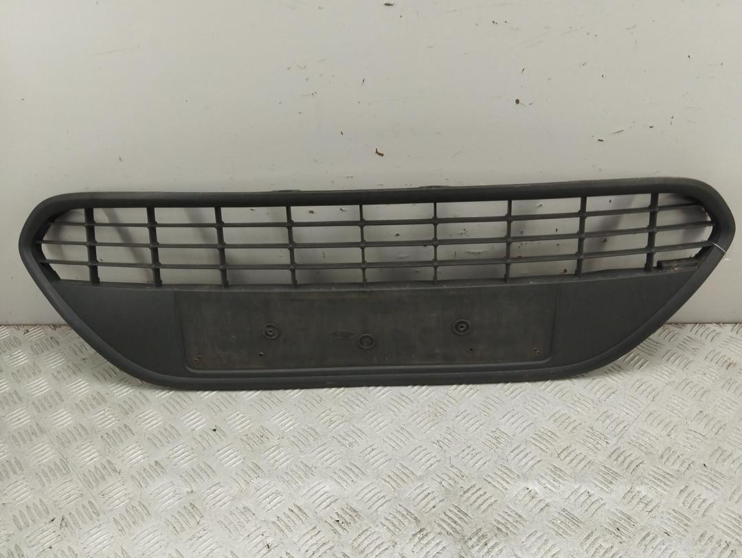 заглушка (решетка) в бампер Ford Focus II 2009, 1.4 л., бензин, МКПП, красный, универсал, 7M3907379E