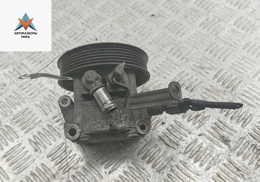 Насос гидроусилителя руля Ford Focus 2 поколение 2006, 1.6 л., i, бензин, МКПП, серый, универсал, 4M513A696AD - фото №1