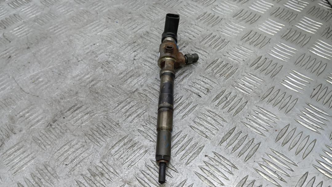 форсунка Volkswagen Passat B7 2011, 1.6 л., дизель, МКПП, седан, 03L130277B - фото №1