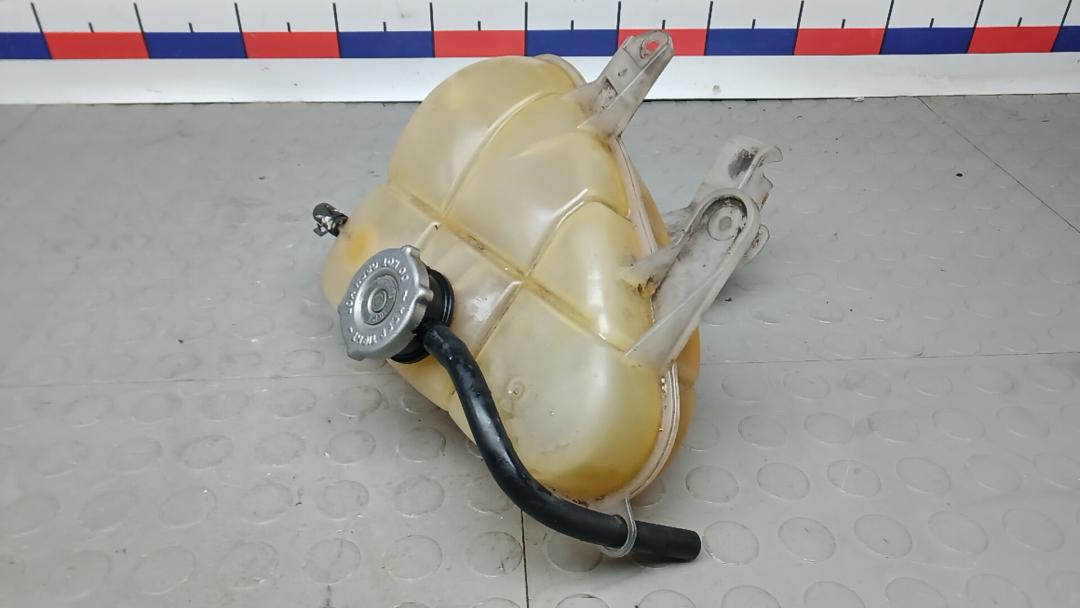 бачок расширительный Jeep Grand Cherokee WK2 2012, 3.0 л., дизель, АКПП, внедорожник 5 дв. - фото №1