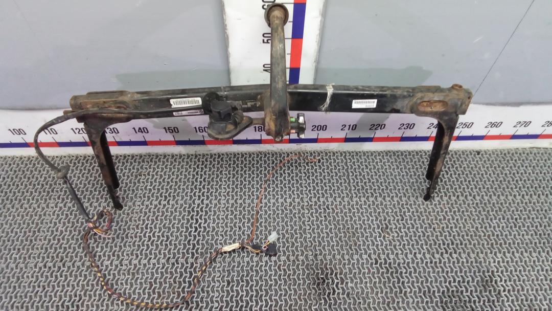 прицепное устройство (фаркоп) Skoda Yeti 1 поколение 2010, 2.0 л., дизель, АКПП, внедорожник 5 дв. - фото №1