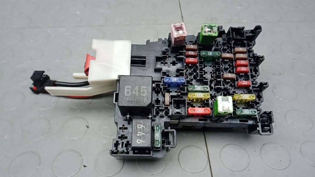блок предохранителей Skoda Octavia 3 поколение (A7) 2015, 1.6 л., дизель, МКПП, хетчбэк 5 дв. - фото №1