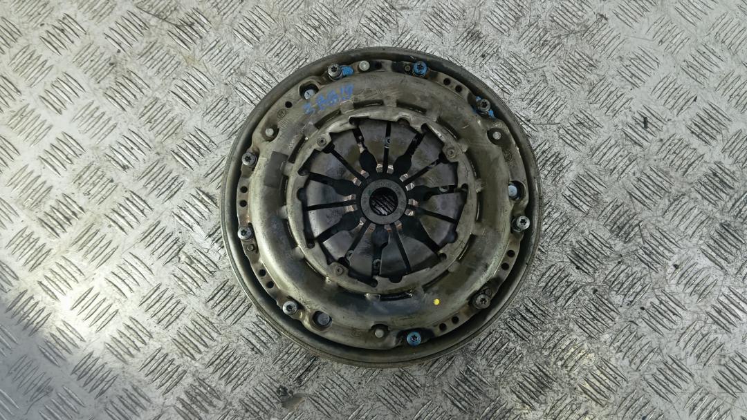 маховик Renault Kadjar 1 поколение 2015, 1.5 л., дизель, МКПП, внедорожник 5 дв. - фото №1