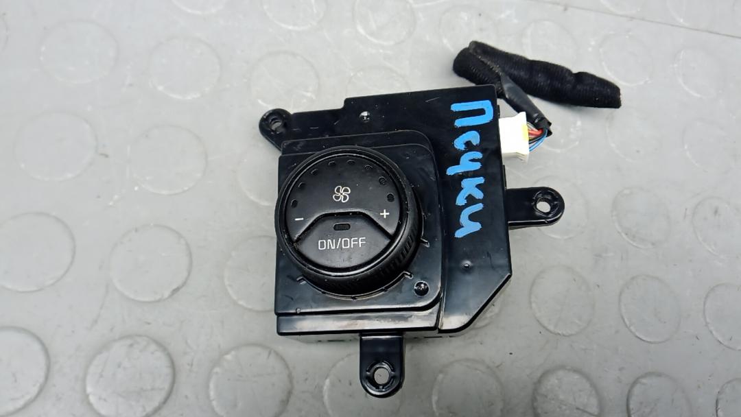 блок управления печки / климат-контроля Kia Sorento 3 поколение 2015, 2.2 л., дизель, МКПП, внедорожник 5 дв., 97983C5000 - фото №1