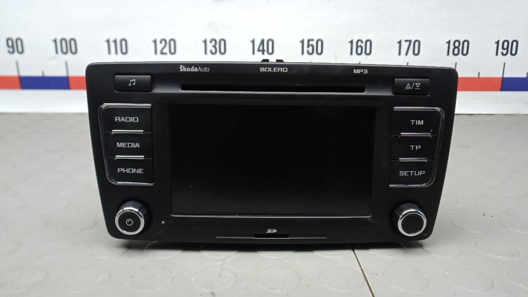 магнитола Skoda Yeti 1 поколение 2010, 2.0 л., дизель, АКПП, внедорожник 5 дв., 1Z0035156G - фото №1