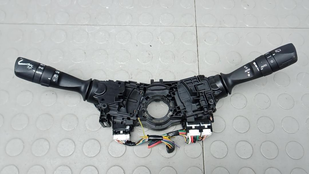 переключатель подрулевой Toyota C-HR 1 поколение 2017, 1.2 л., бензин, МКПП - фото №1