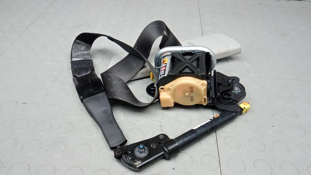 ремень безопасности Opel Mokka 1 поколение 2013, 1.6 л., бензин, МКПП, внедорожник 5 дв. - фото №1