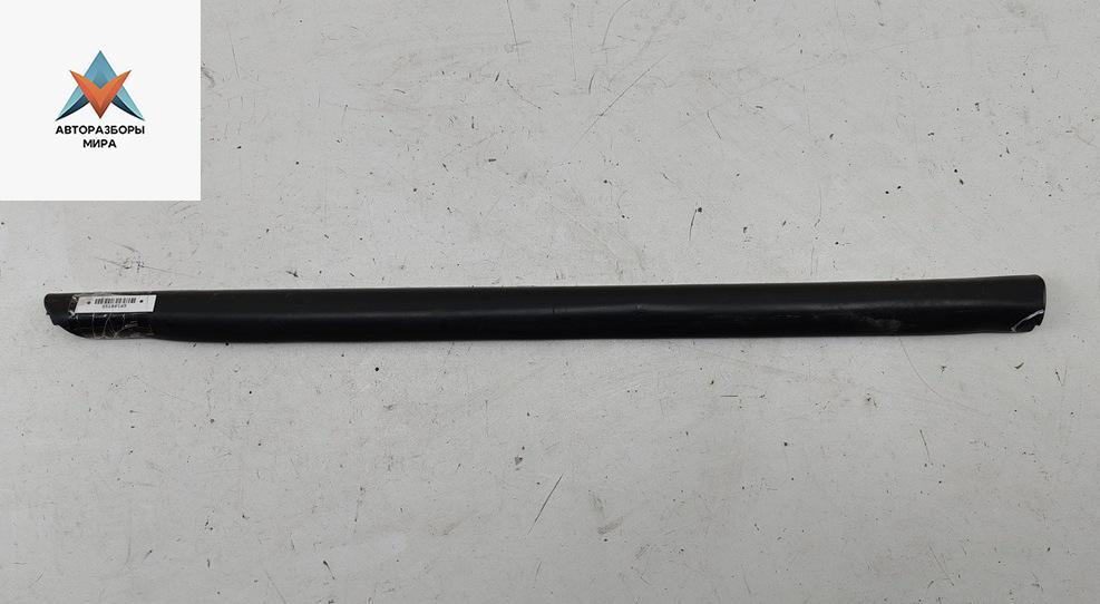 молдинг двери задней левой Audi A4 B5 1997, 2.6 л., бензин, МКПП, серый, универсал - фото №1