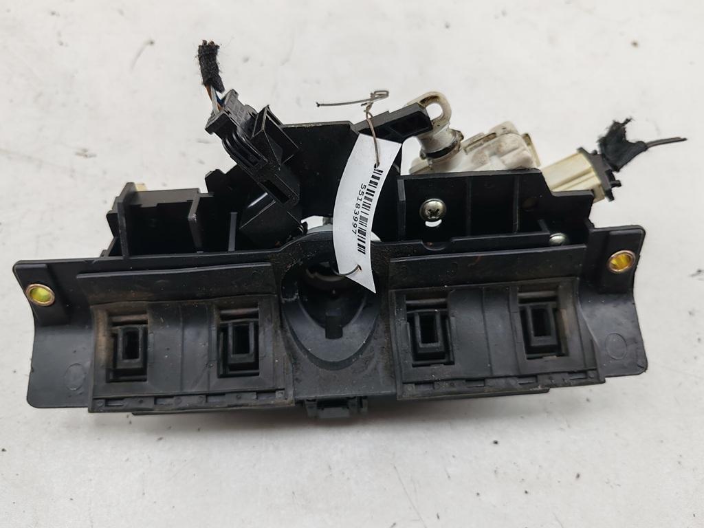 ручка крышки багажника Audi A6 C5 1999, чёрный, универсал, 8D9827565H