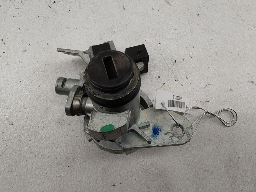 Личинка замка багажника Audi A6 4F/C6 2005, 3.0 л., дизель, АКПП, серый, седан, 8E0827573 - фото №1