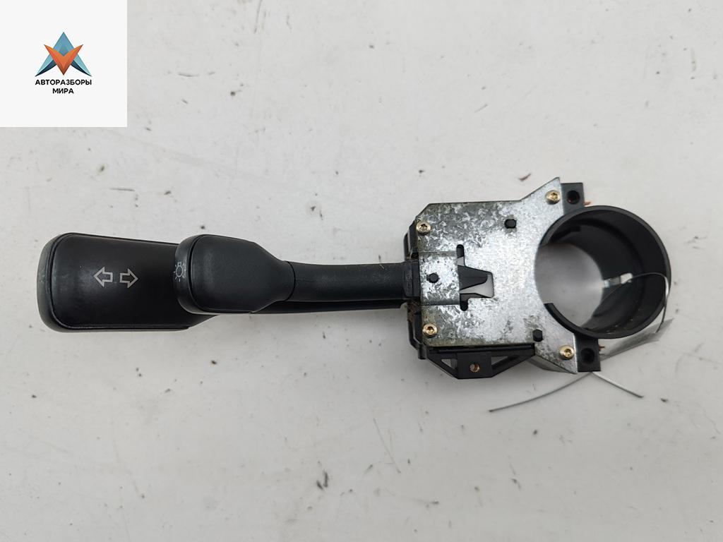 переключатель поворотов Audi A4 B5 1997, 1.6 л., бензин, МКПП, красный, седан, 4D0953513 - фото №1