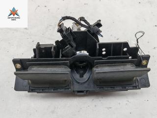 кнопка открытия багажника Audi A6 4B/C5 1997, 2.4 л., бензин, АКПП, зелёный, седан, 8D9827565