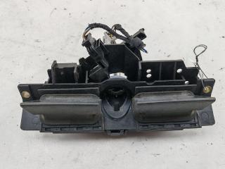 кнопка открытия багажника Audi A6 4B/C5 1997, 2.4 л., бензин, АКПП, зелёный, седан, 8D9827565