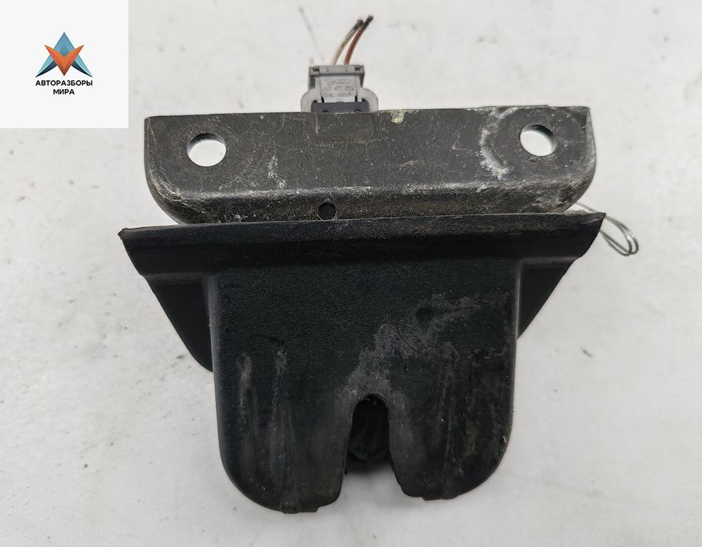 замок багажника Audi A6 4B/C5 1999, универсал - фото №1