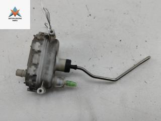 активатор замка багажника Audi A6 4A/C4 1996, 2.5 л., дизель, МКПП, красный, универсал, 4A9862153A