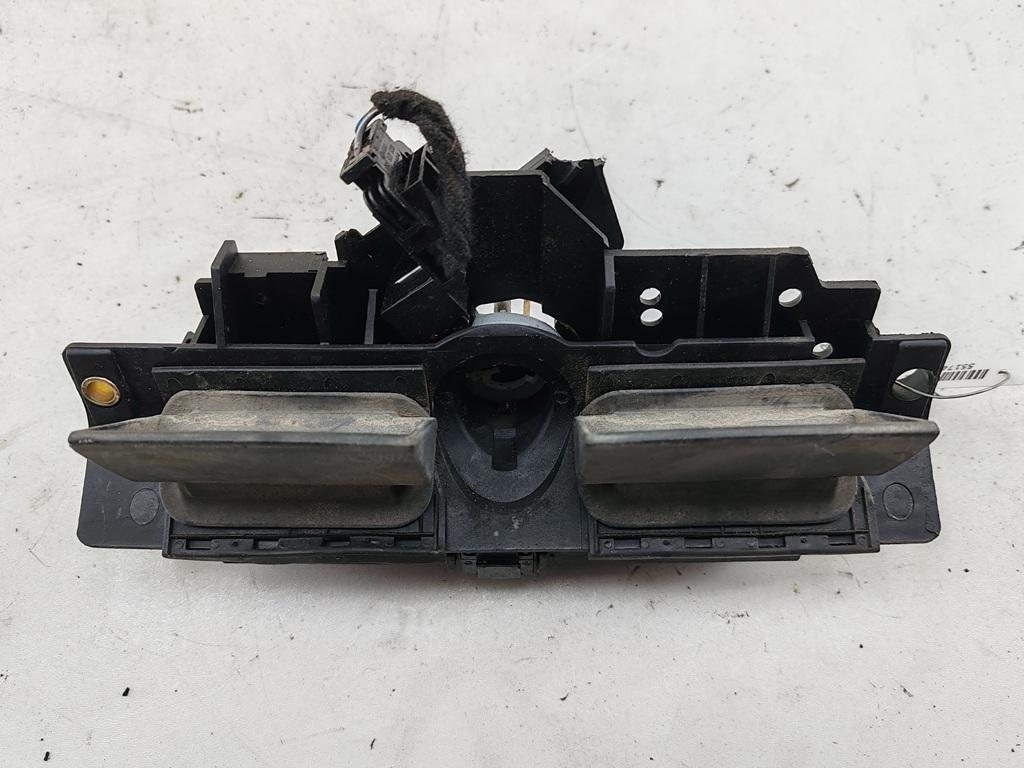 ручка крышки багажника Audi A6 C5 2004, серый, универсал, 4B0827565C