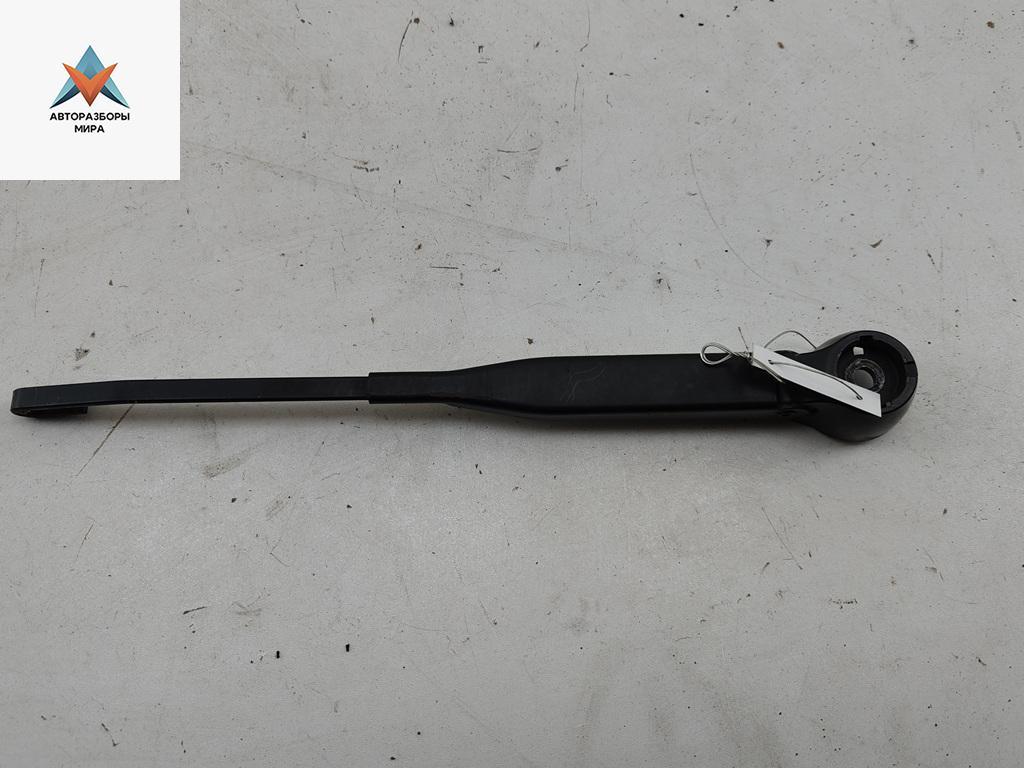 Щеткодержатель (поводок стеклоочистителя) задний Audi A6 4A/C4 1996, 2.5 л., дизель, МКПП, красный, универсал, 4A9955407 - фото №1