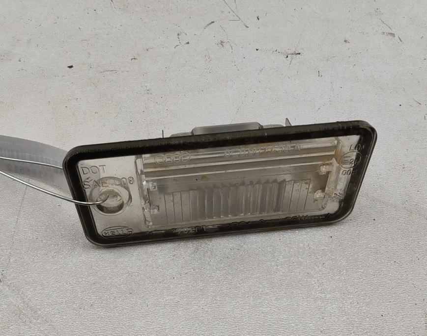 подсветка номера Audi A3 8P 2005, 2.0 л., дизель, АКПП, серый, хетчбэк 5 дв., 8E0807430A