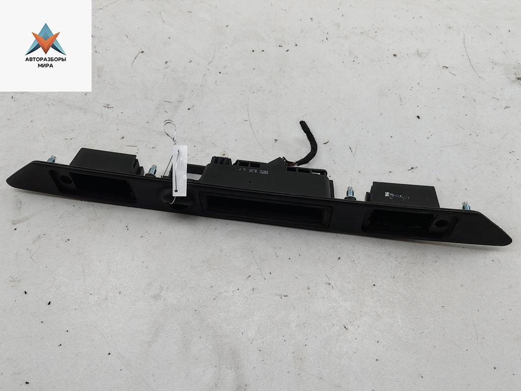 кнопка открытия багажника Audi A6 4F/C6 2005, 3.0 л., дизель, АКПП, серый, седан, 8E0827574C - фото №1