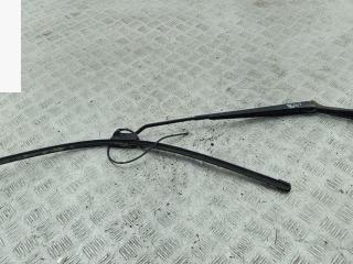 Щеткодержатель (поводок стеклоочистителя) передний Ford Focus 1 поколение [рестайлинг] 2002, 1.8 л., дизель, МКПП, серый, хетчбэк 5 дв., XS4117527A