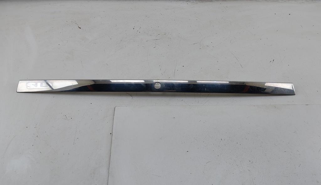 накладка двери (крышки) багажника Opel Vectra C 2004, 2.2 л., бензин, МКПП, серый, хетчбэк 5 дв., 09177067 - фото №1