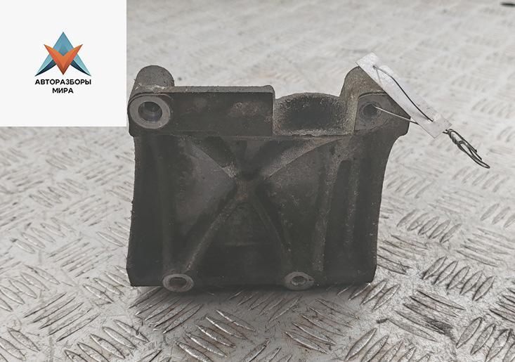 кронштейн компрессора кондиционера Ford Focus 2 поколение 2006, 1.6 л., i, бензин, МКПП, серый, универсал, 4M5019D624CC - фото №1