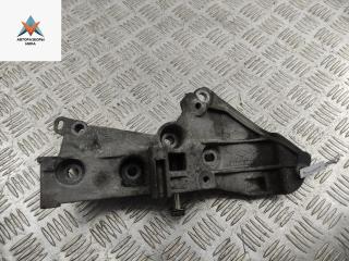 кронштейн генератора Renault Megane 2 поколение 2005, 1.6 л., бензин, МКПП, серый, универсал, 8200365097