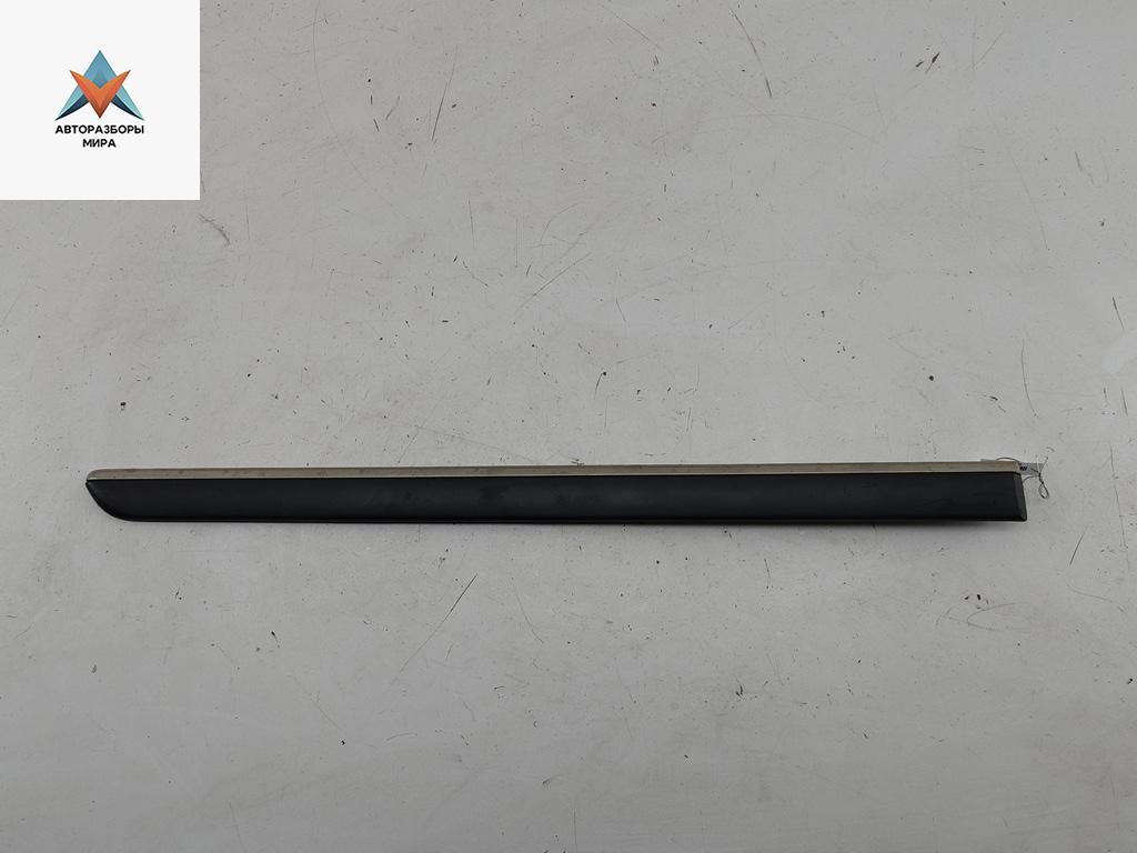 молдинг двери задней правой Peugeot 407 1 поколение 2004, 2.2 л., бензин, МКПП, серый, седан, 96445551 - фото №1