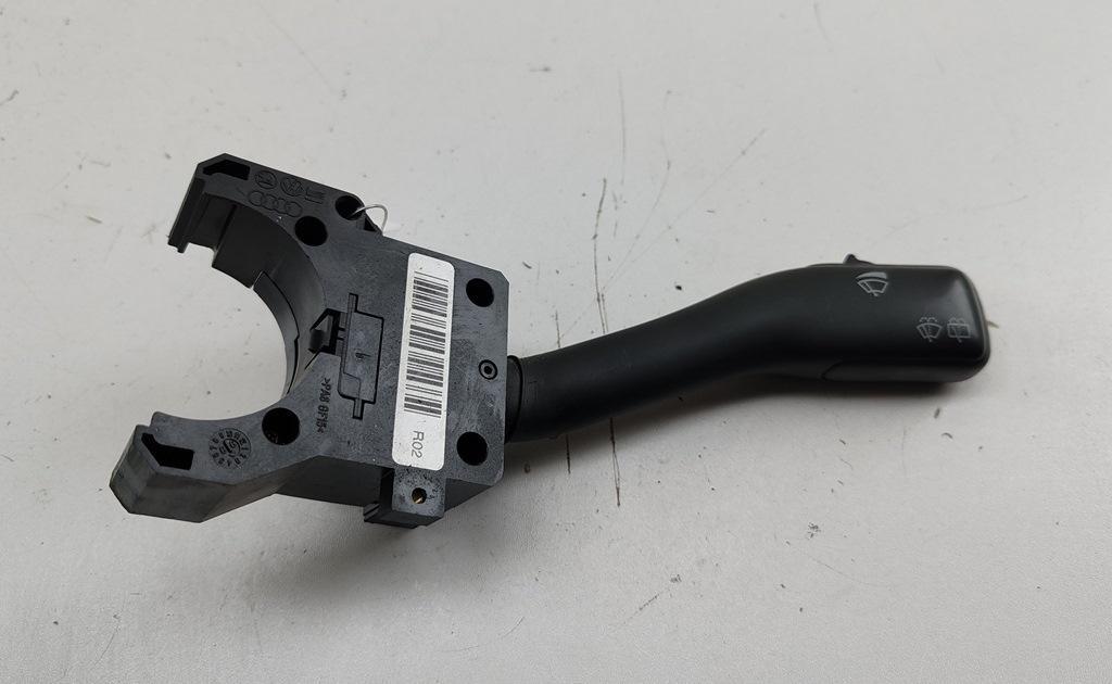 переключатель дворников Volkswagen Passat B5 1999, 1.6 л., бензин, МКПП, синий, универсал, 4B0953503F