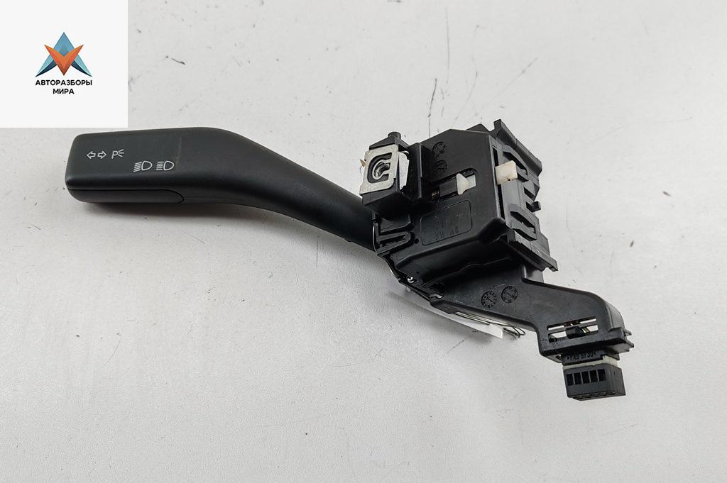 переключатель поворотов Volkswagen Golf 5 поколение 2005, 2.0 л., бензин, МКПП, чёрный, хетчбэк 3 дв., 1KO953513 - фото №1