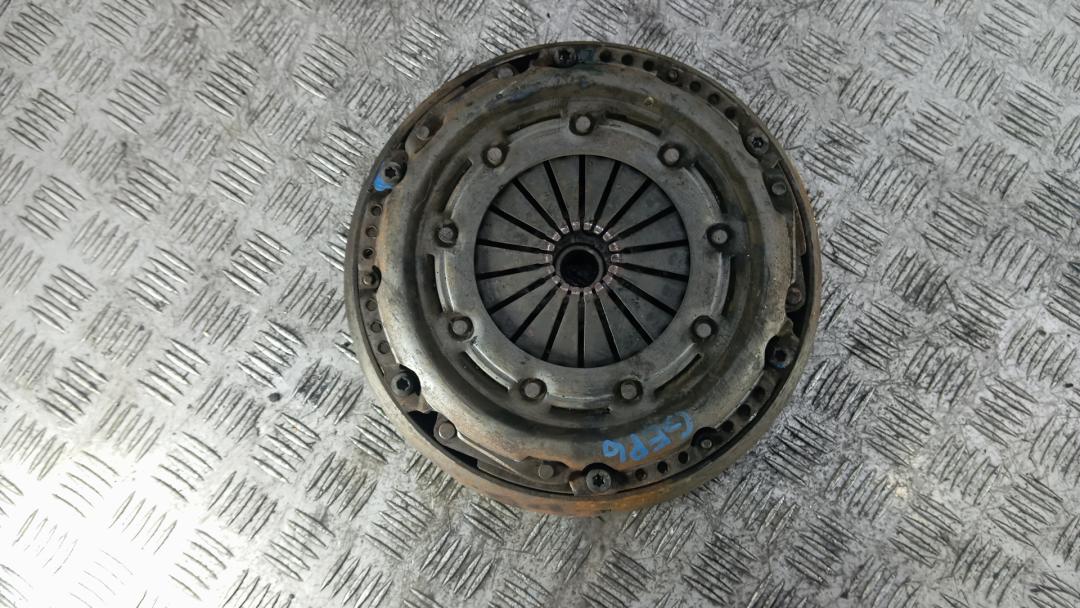 маховик Peugeot 3008 1 поколение 2010, 1.6 л., дизель, МКПП, хетчбэк 5 дв. - фото №1