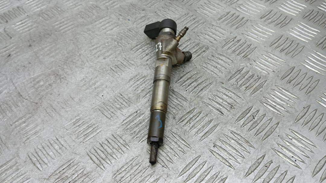 форсунка Renault Megane 4 поколение 2016, 1.5 л., дизель, МКПП, хетчбэк 5 дв., H8201100113 - фото №1