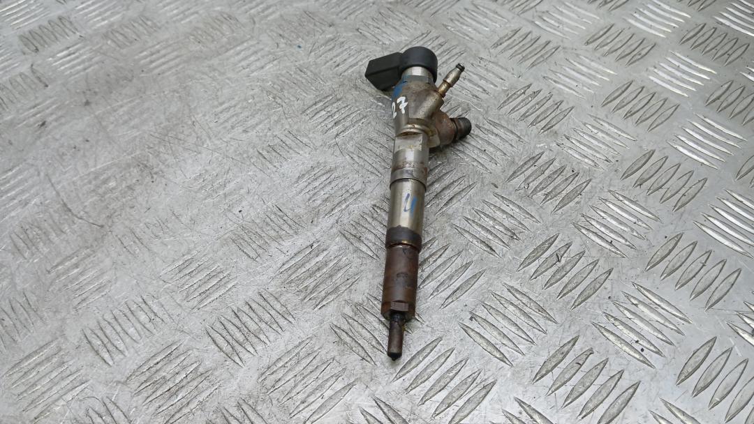 форсунка Renault Megane 4 поколение 2016, 1.5 л., дизель, МКПП, хетчбэк 5 дв., H8201100113 - фото №1