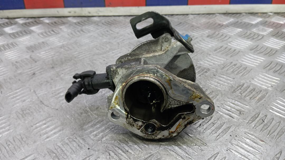 насос вакуумный Renault Megane 4 поколение 2016, 1.5 л., дизель, МКПП, хетчбэк 5 дв., BN - фото №1