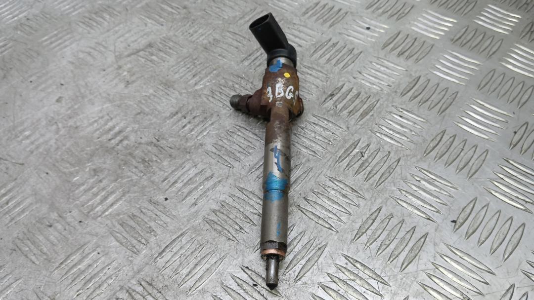 форсунка Renault Megane 3 поколение 2010, 1.5 л., дизель, МКПП, универсал, H8200294788 - фото №1