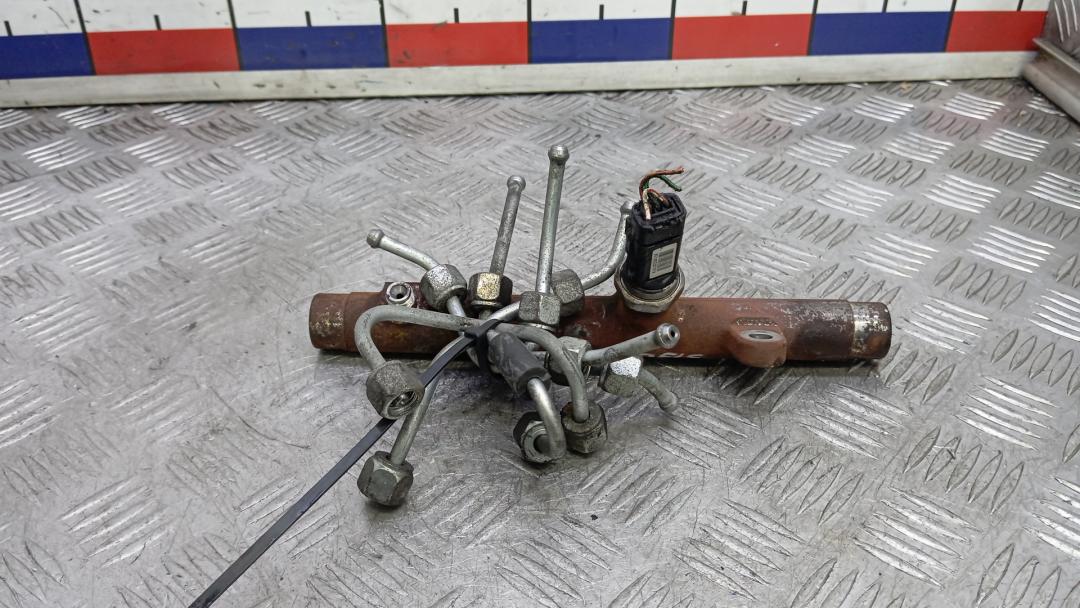 топливная рампа Renault Megane 3 поколение 2010, 1.5 л., дизель, МКПП, универсал, A2C20001221 - фото №1