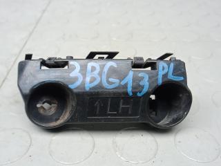 крепление ( кронштейн ) крыла Infiniti Q50 1 поколение 2016, 2.2 л., дизель, МКПП, седан, 620454GA0A