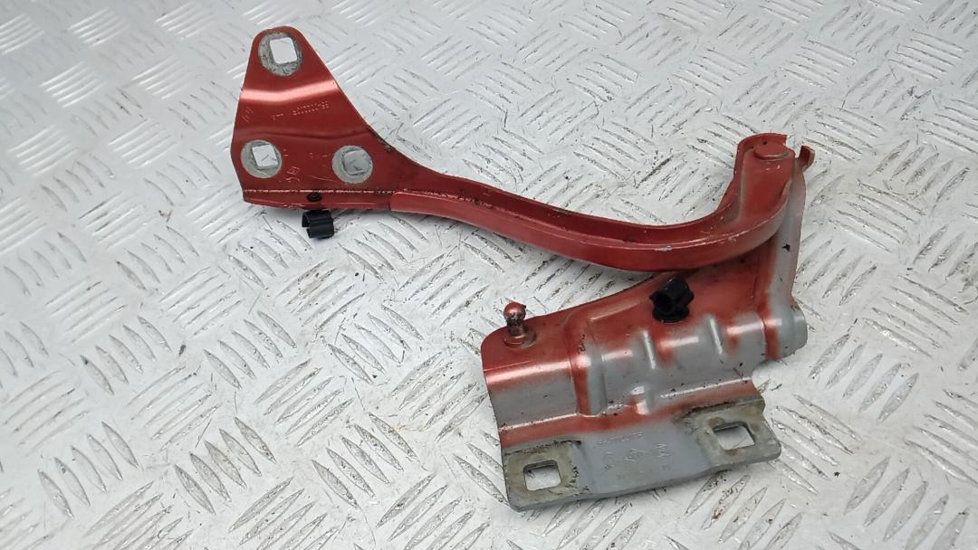 петля капота Renault Megane 4 поколение 2016, 1.5 л., дизель, МКПП, хетчбэк 5 дв. - фото №1