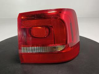 фонарь задний правый Volkswagen Touran 1 поколение [2-й рестайлинг] 2013, цвет, 1T0945096R