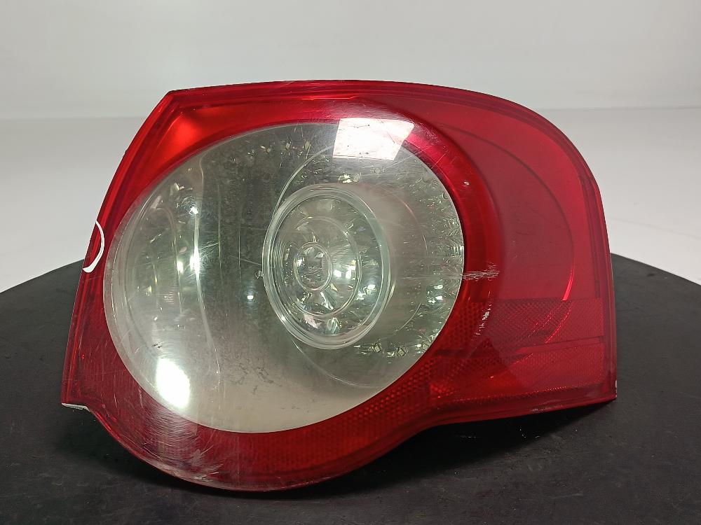 фонарь задний правый Volkswagen Passat B6 2008, цвет, универсал - фото №1