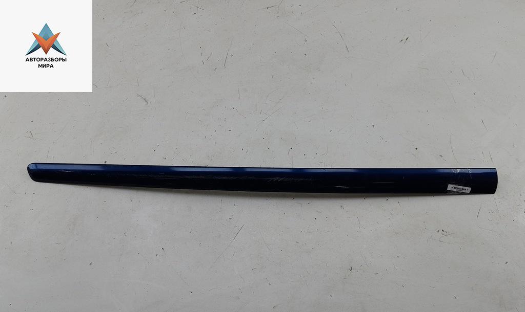 молдинг двери передней левой Peugeot 307 1 поколение 2003, 1.6 л., бензин, МКПП, синий, универсал, 9634011177 - фото №1